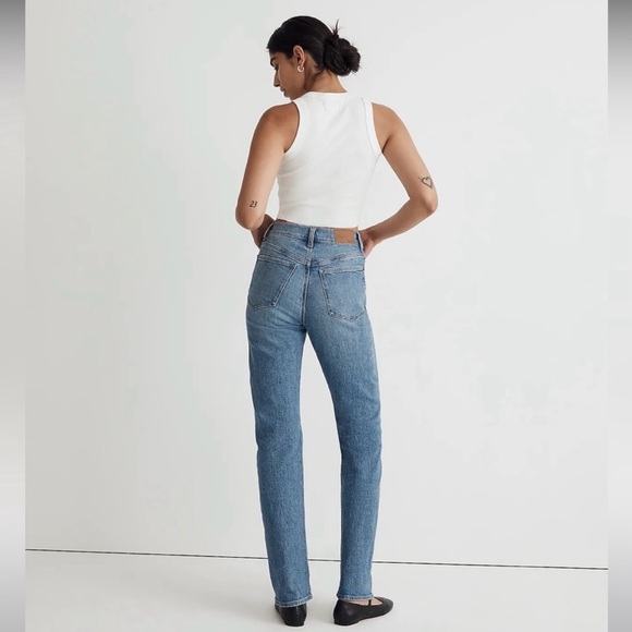 Madewell 90s Straight Jeans - Picture 3 of 9